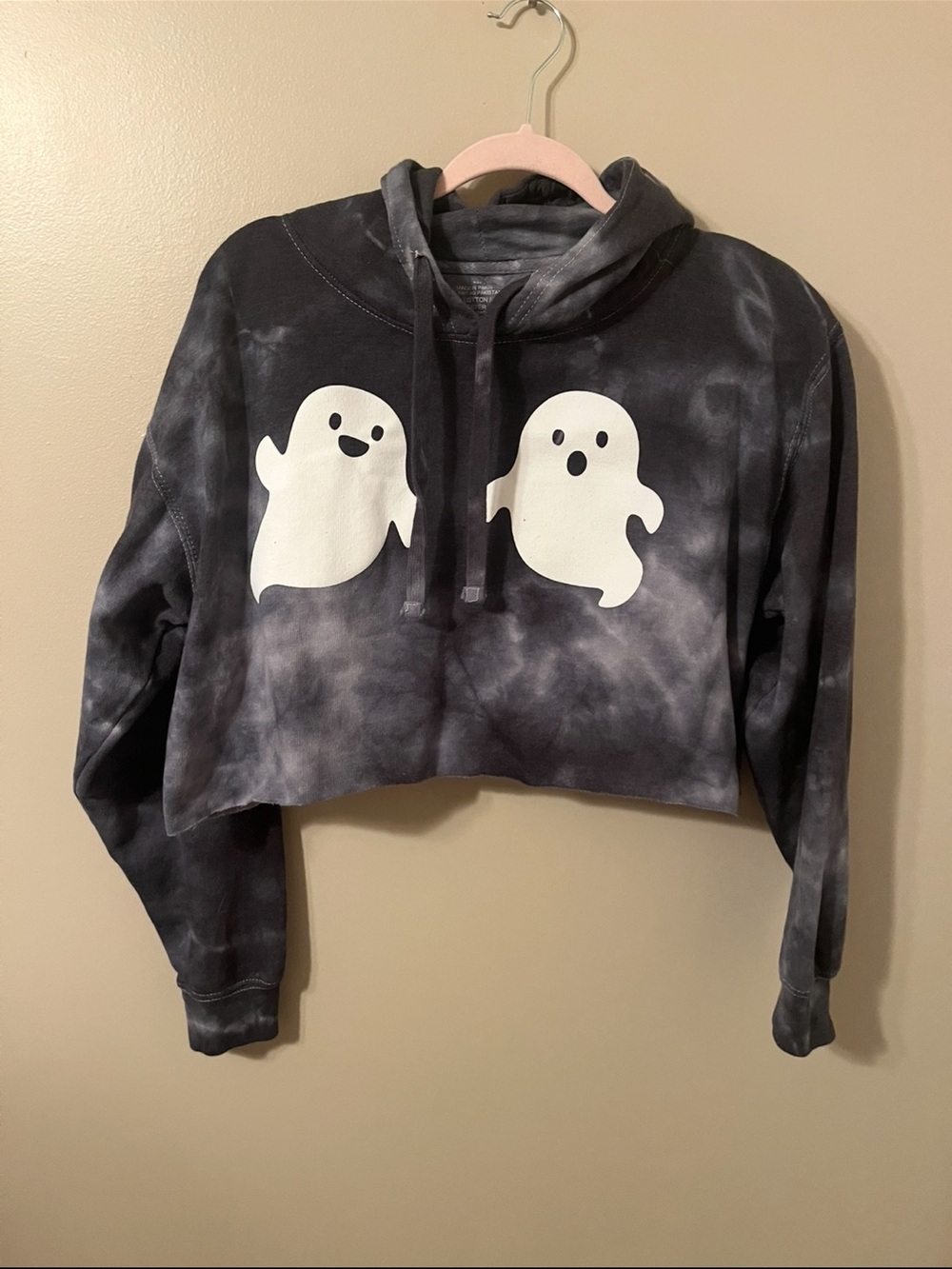 Cute ghost cropped sweatshirt
